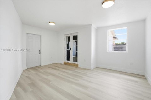 Villa ou maison à vendre à Hialeah, Floride: 3 chambres № 1947461 - photo 10