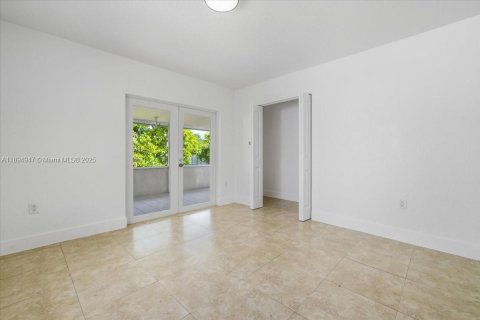 Villa ou maison à vendre à Hialeah, Floride: 3 chambres № 1947461 - photo 14