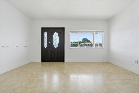 Villa ou maison à vendre à Hialeah, Floride: 3 chambres № 1947461 - photo 3