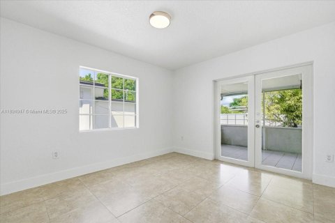 Villa ou maison à vendre à Hialeah, Floride: 3 chambres № 1947461 - photo 15