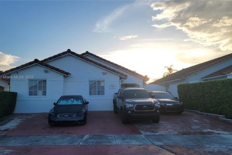 Villa ou maison à vendre à Miami, Floride: 3 chambres, 115.38 m2 № 1707433 - photo 3