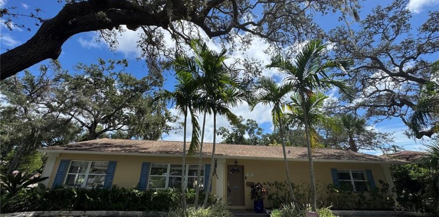 Villa ou maison à Saint Petersburg, Floride 3 chambres, 178 m2 № 1903008