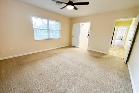 House in Saint Petersburg, Florida 3 bedrooms, 178 sq.m. № 1903008 - photo 25
