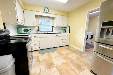 House in Saint Petersburg, Florida 3 bedrooms, 178 sq.m. № 1903008 - photo 6