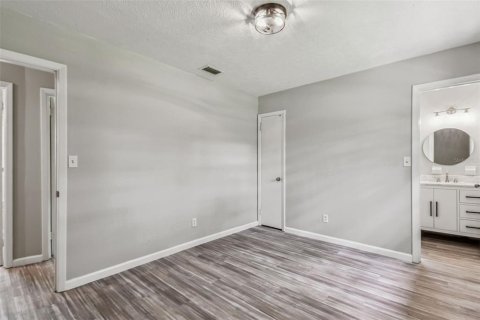 Casa en venta en Valrico, Florida, 3 dormitorios, 147.25 m2 № 1918192 - foto 12