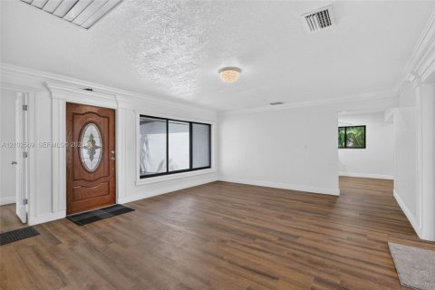 House in Hollywood, Florida 4 bedrooms, 123.93 sq.m. № 2411971 - photo 17