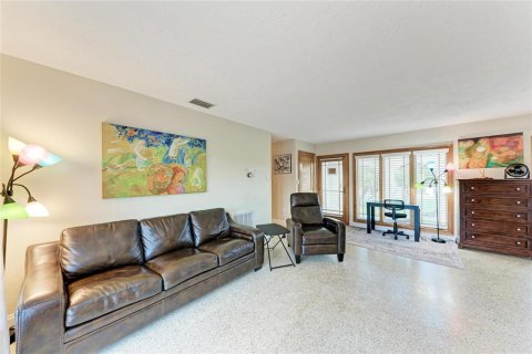 Casa en alquiler en Punta Gorda, Florida, 2 dormitorios, 100.89 m2 № 1800267 - foto 9