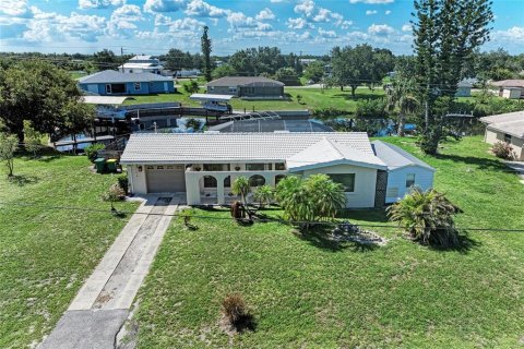 Casa en alquiler en Punta Gorda, Florida, 2 dormitorios, 100.89 m2 № 1800267 - foto 1