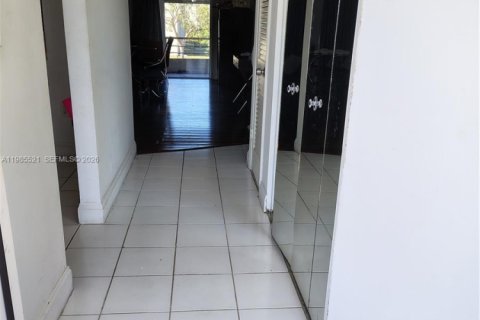 Condominio en venta en Sunrise, Florida, 2 dormitorios, 78.97 m2 № 2048848 - foto 4