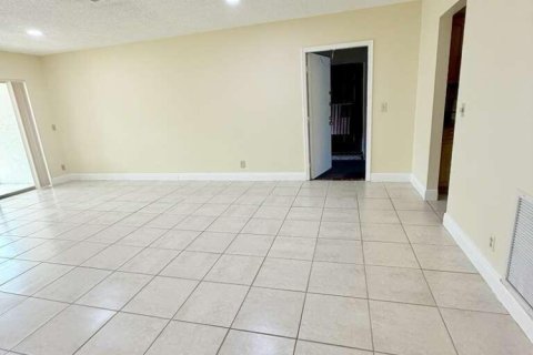 Apartamento en alquiler en Boynton Beach, Florida, 1 dormitorio, 83.24 m2 № 2248077 - foto 8