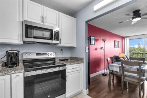 Condo in Lauderhill, Florida, 1 bedroom  № 2393040 - photo 7