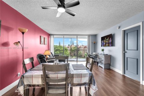Condo in Lauderhill, Florida, 1 bedroom  № 2393040 - photo 6