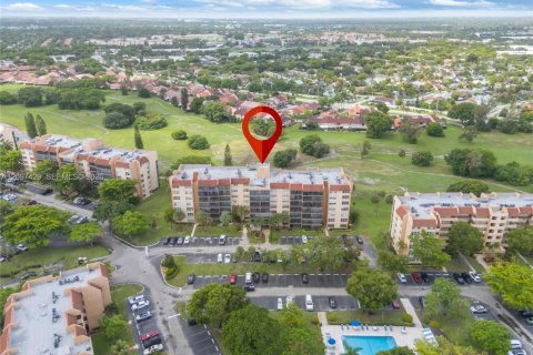 Condo in Lauderhill, Florida, 1 bedroom  № 2393040 - photo 25