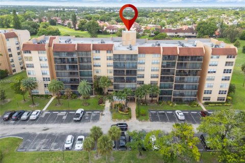 Condo in Lauderhill, Florida, 1 bedroom  № 2393040 - photo 23