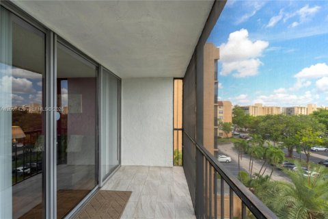 Condo in Lauderhill, Florida, 1 bedroom  № 2393040 - photo 20