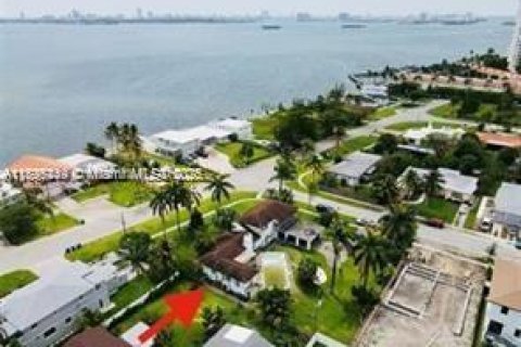 Villa ou maison à vendre à Miami, Floride: 4 chambres, 268.86 m2 № 1947701 - photo 17