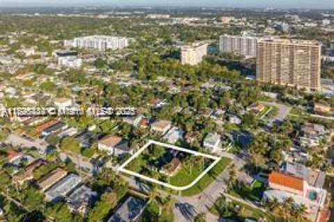 Villa ou maison à vendre à Miami, Floride: 4 chambres, 268.86 m2 № 1947701 - photo 3