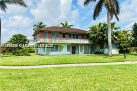 Villa ou maison à vendre à Miami, Floride: 4 chambres, 268.86 m2 № 1947701 - photo 10