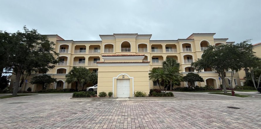 Condo in St. Lucie, Florida, 2 bedrooms № 2183057