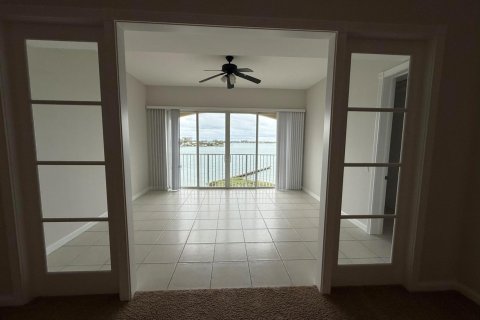Condo in St. Lucie, Florida, 2 bedrooms № 2183057 - photo 15