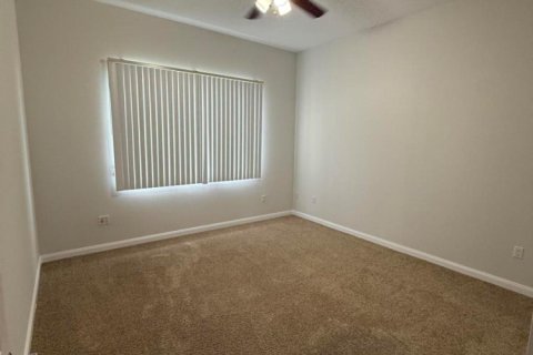 Condo in St. Lucie, Florida, 2 bedrooms № 2183057 - photo 5