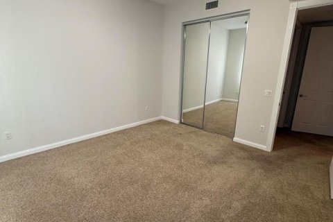 Condo in St. Lucie, Florida, 2 bedrooms № 2183057 - photo 6