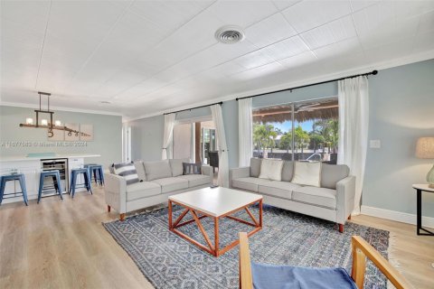 House in Pompano Beach, Florida 4 bedrooms, 179.67 sq.m. № 1709626 - photo 14