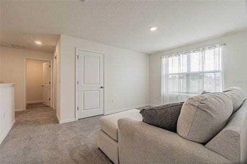 House in Temple Terrace, Florida 5 bedrooms, 248.42 sq.m. № 2157390 - photo 22