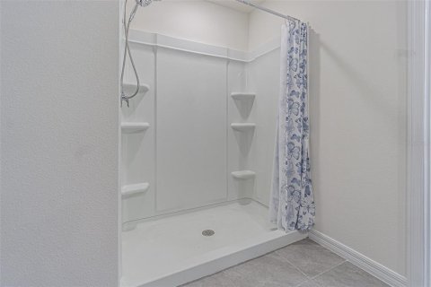 House in Temple Terrace, Florida 5 bedrooms, 248.42 sq.m. № 2157390 - photo 13