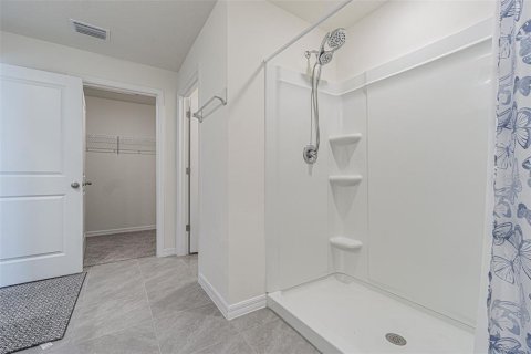 House in Temple Terrace, Florida 5 bedrooms, 248.42 sq.m. № 2157390 - photo 11