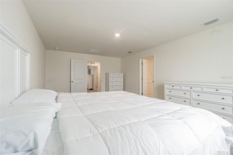 House in Temple Terrace, Florida 5 bedrooms, 248.42 sq.m. № 2157390 - photo 8