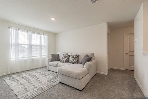 House in Temple Terrace, Florida 5 bedrooms, 248.42 sq.m. № 2157390 - photo 19