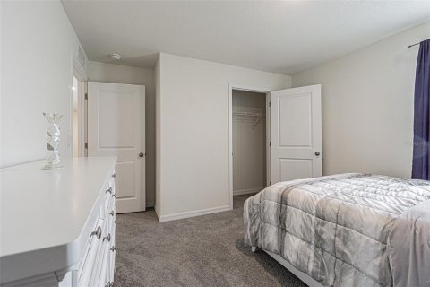 House in Temple Terrace, Florida 5 bedrooms, 248.42 sq.m. № 2157390 - photo 25