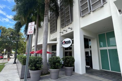 Condo in Miami, Florida, 2 bedrooms  № 1936601 - photo 8