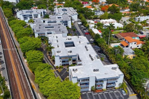 Condo in Miami, Florida, 2 bedrooms  № 1768782 - photo 30