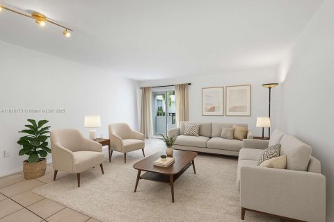 Condo in Miami, Florida, 2 bedrooms  № 1768782 - photo 8