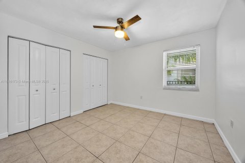 Condo in Miami, Florida, 2 bedrooms  № 1768782 - photo 17