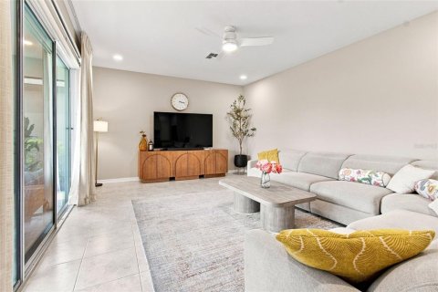Villa ou maison à vendre à Wesley Chapel, Floride: 4 chambres, 241.64 m2 № 2333862 - photo 11