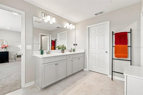 Villa ou maison à vendre à Wesley Chapel, Floride: 4 chambres, 241.64 m2 № 2333862 - photo 24