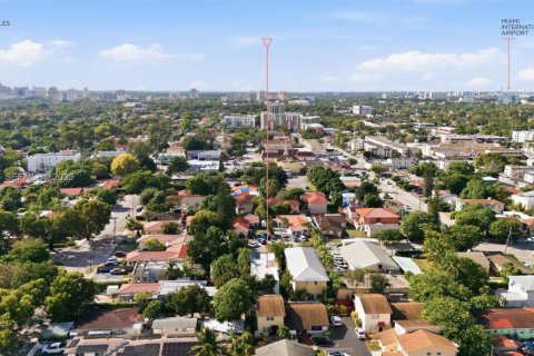 Commercial property in Miami, Florida 246.93 sq.m. № 1976825 - photo 18