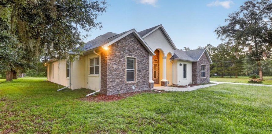 Villa ou maison à Lecanto, Floride 3 chambres, 303.23 m2 № 2330405