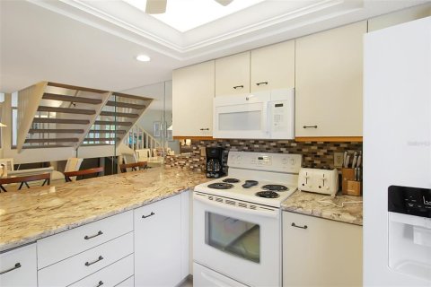 Condo in Sarasota, Florida, 3 bedrooms  № 1138090 - photo 11