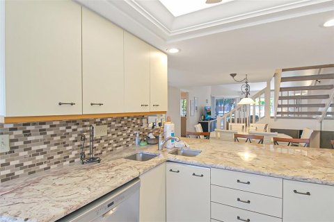 Condo in Sarasota, Florida, 3 bedrooms  № 1138090 - photo 10