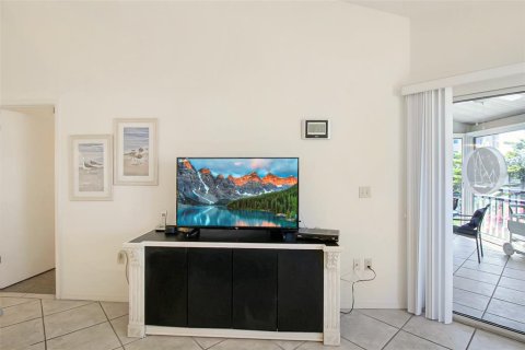 Condo in Sarasota, Florida, 3 bedrooms  № 1138090 - photo 18