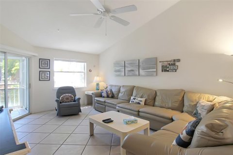 Condo in Sarasota, Florida, 3 bedrooms  № 1138090 - photo 15