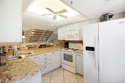 Condo in Sarasota, Florida, 3 bedrooms  № 1138090 - photo 8