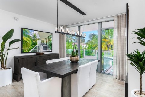 Copropriété à vendre à Miami Beach, Floride: 2 chambres, 133.78 m2 № 1946169 - photo 14