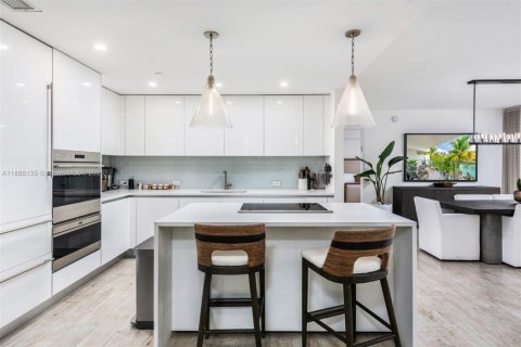 Copropriété à vendre à Miami Beach, Floride: 2 chambres, 133.78 m2 № 1946169 - photo 12