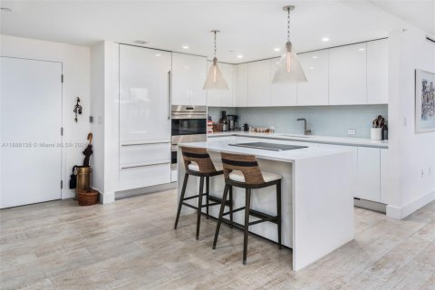 Copropriété à vendre à Miami Beach, Floride: 2 chambres, 133.78 m2 № 1946169 - photo 2