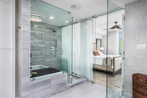 Copropriété à vendre à Miami Beach, Floride: 2 chambres, 133.78 m2 № 1946169 - photo 16